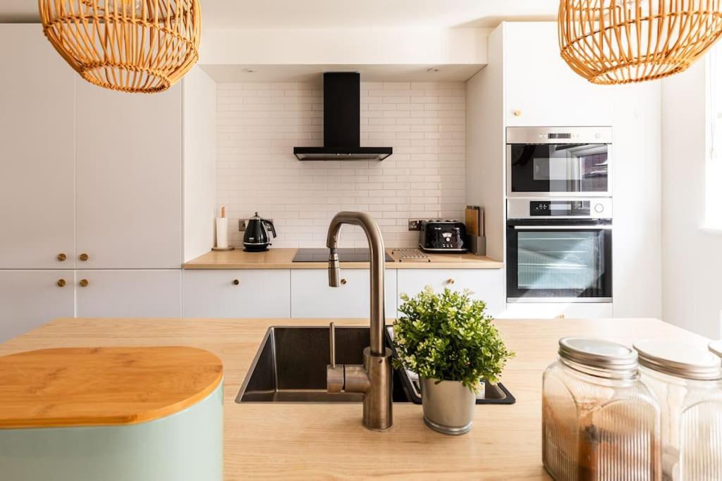 Premium Central House W Parking - Walk Everywhere Bath Ngoại thất bức ảnh